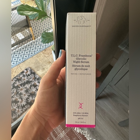 Drunk elephant T.L.C Framboos night serum
